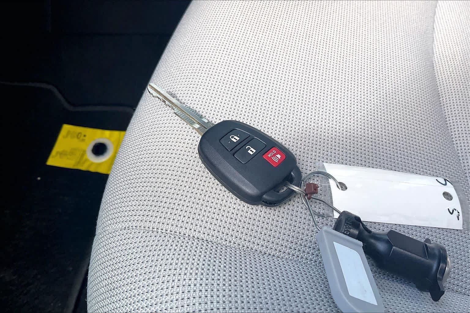 Used 2025 Toyota Corolla Cross L FWD image 14