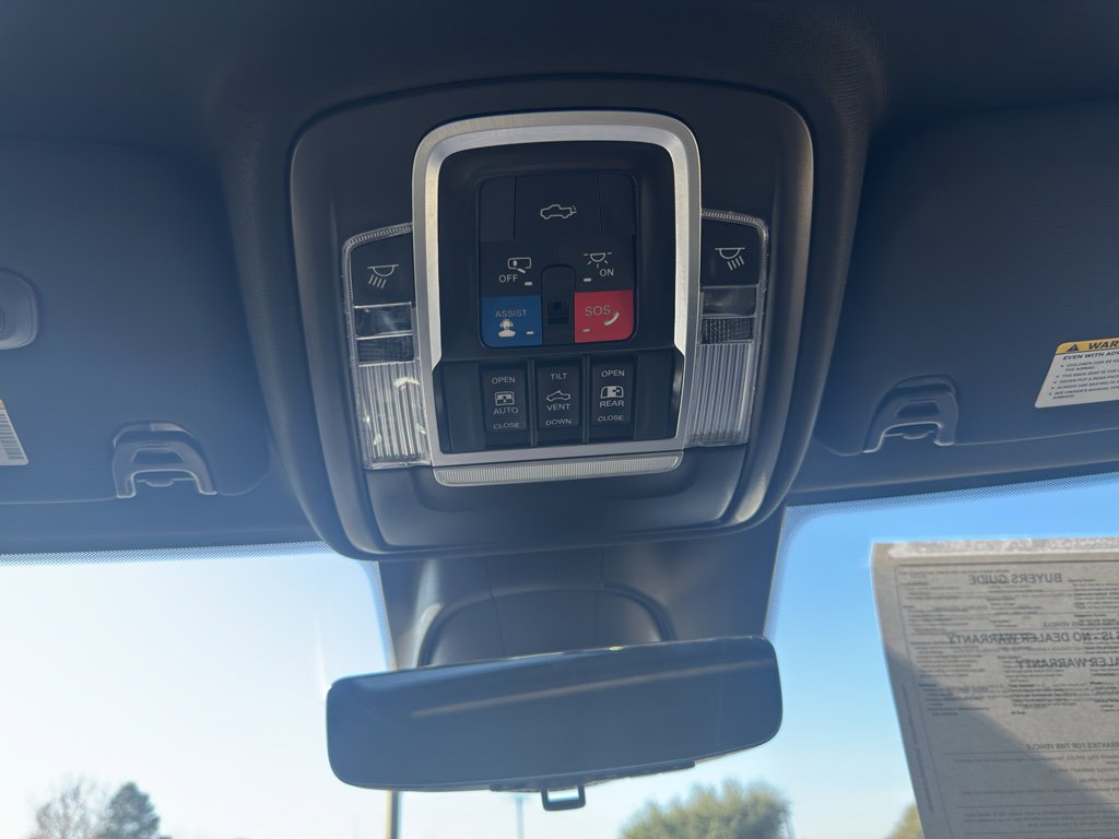 Used 2024 RAM 2500 Limited image 28