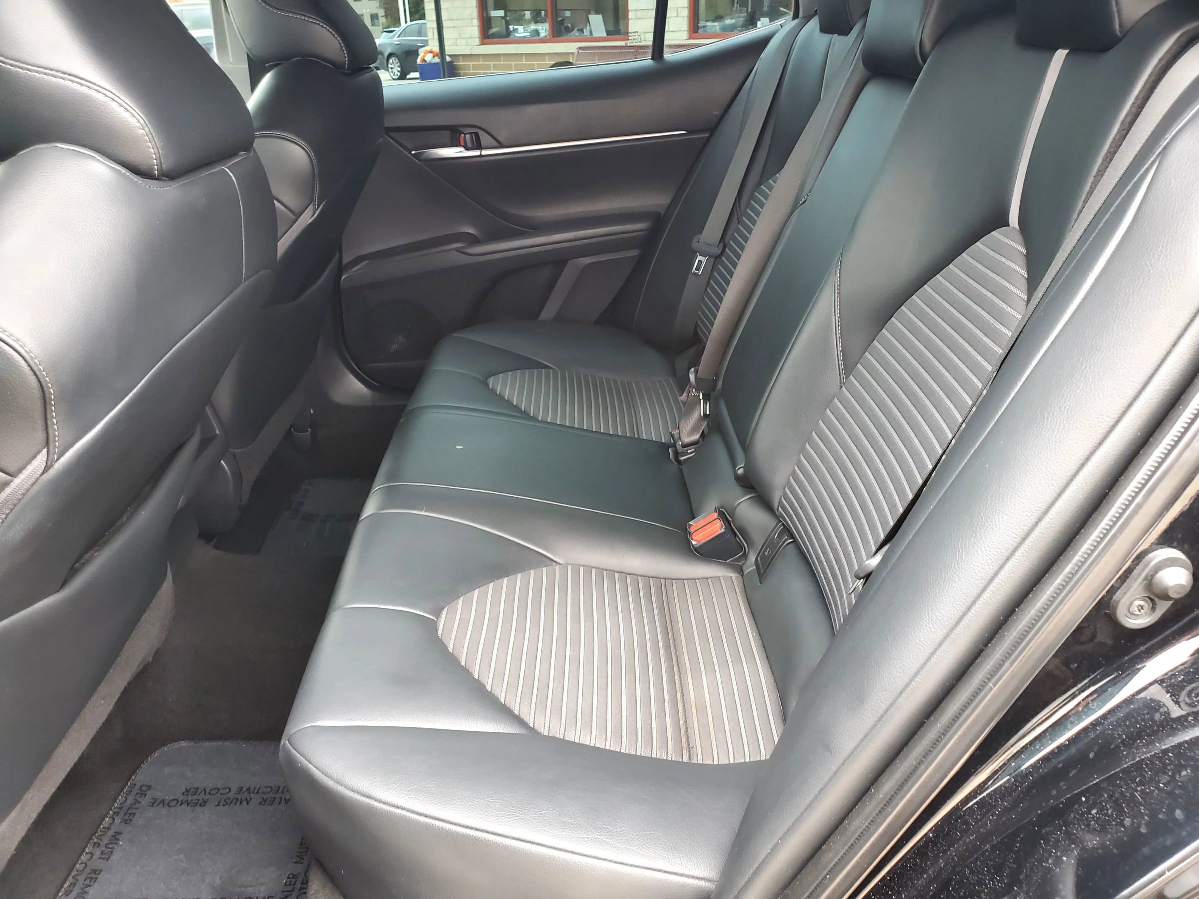 Used 2022 Toyota Camry SE image 13