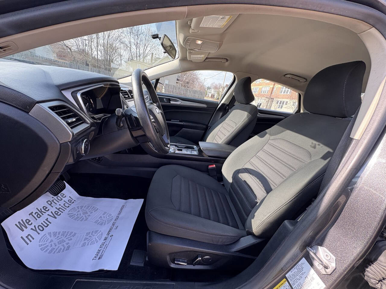 Used 2017 Ford Fusion SE w/ Fusion SE Technology Package FWD image 21