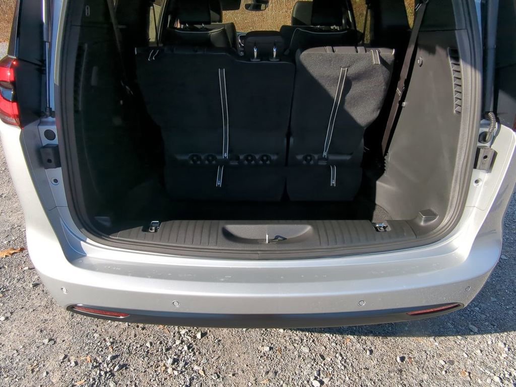 New 2026 Chrysler Pacifica Limited w/ S Appearance Package image 21