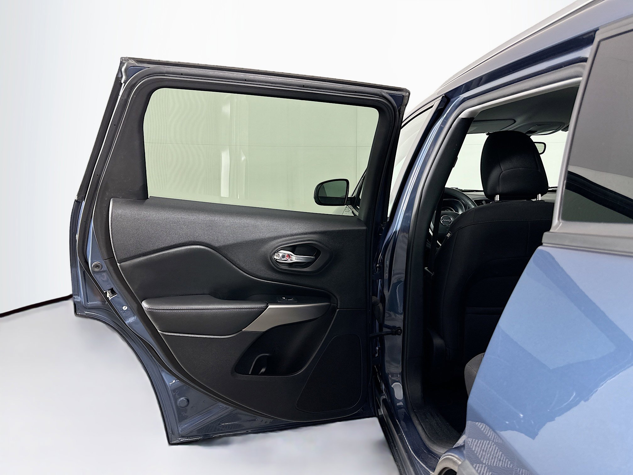 Used 2021 Jeep Cherokee Latitude image 25