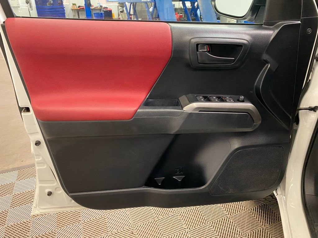 Used 2019 Toyota Tacoma SR5 image 25