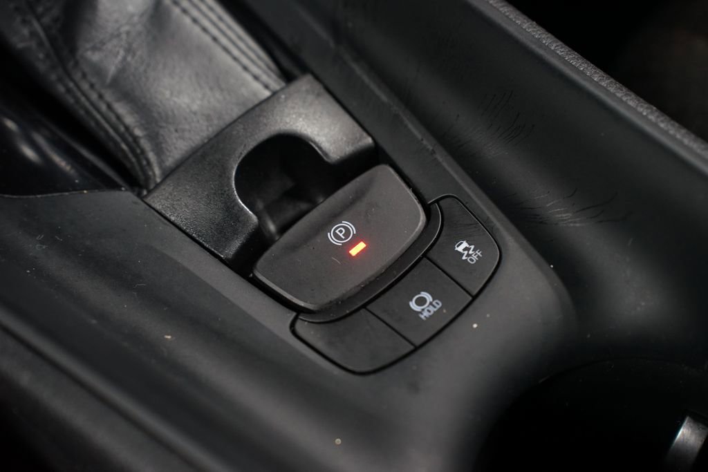 Used 2018 Toyota C-HR XLE image 21