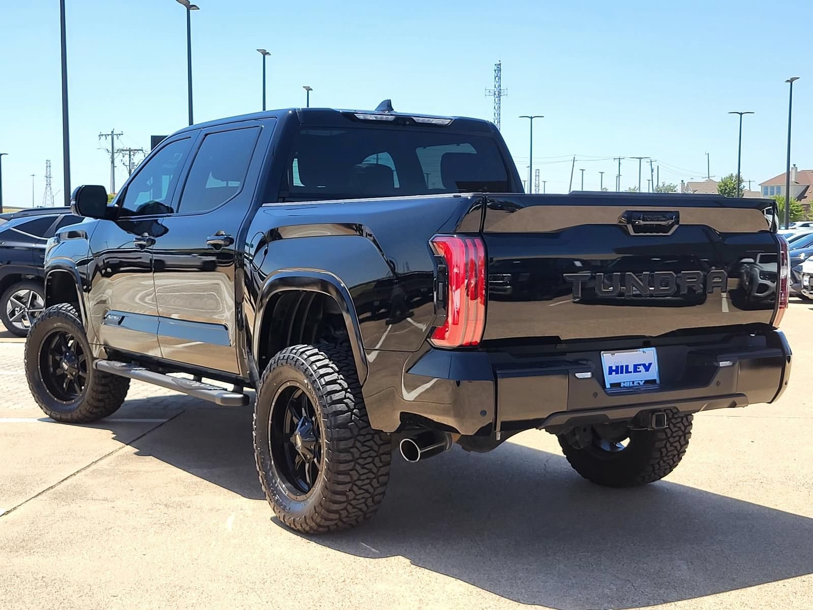 Used 2023 Toyota Tundra Platinum RWD video 3