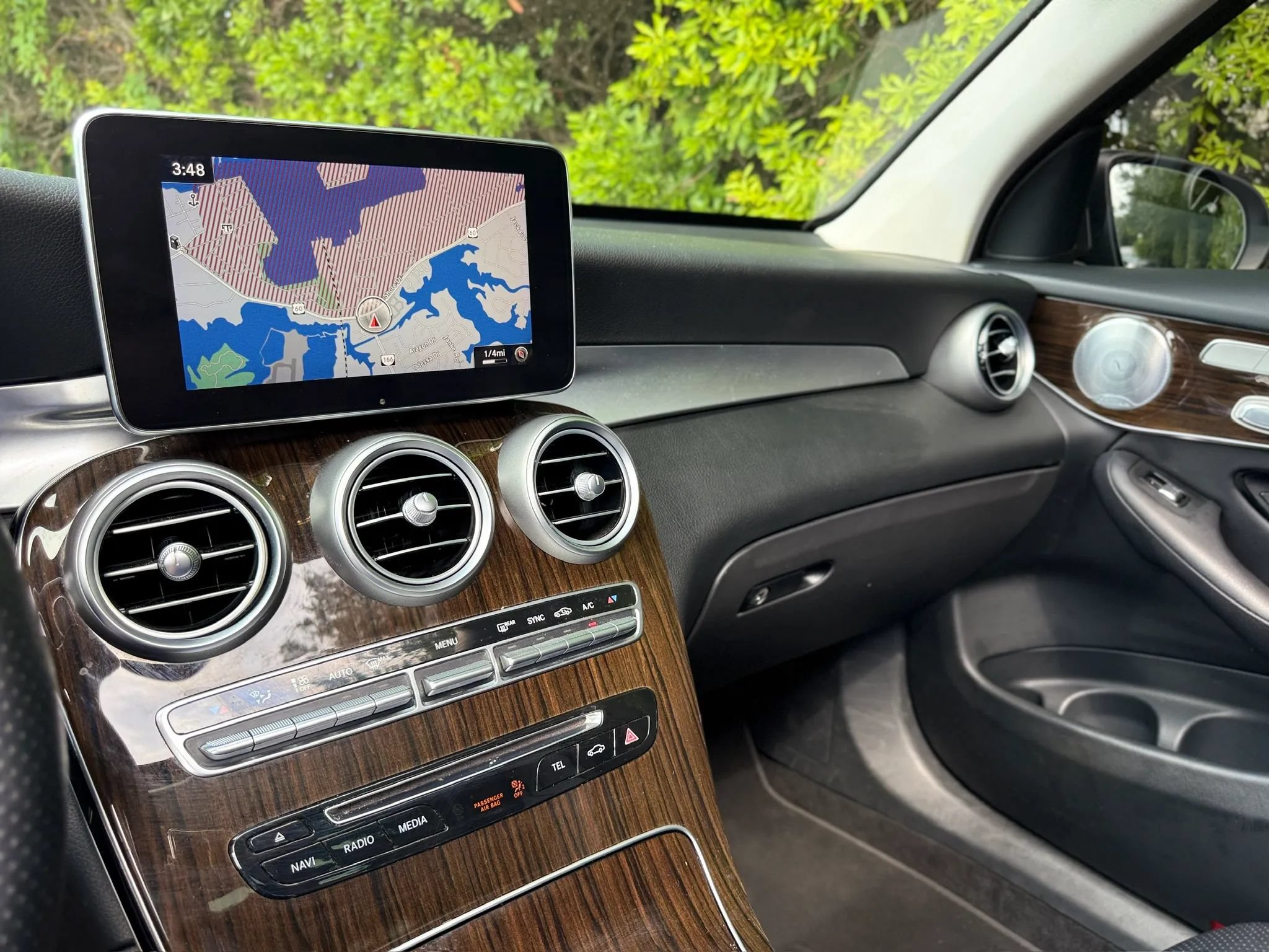 Used 2016 Mercedes-Benz GLC 300 4MATIC w/ Multimedia Package image 46