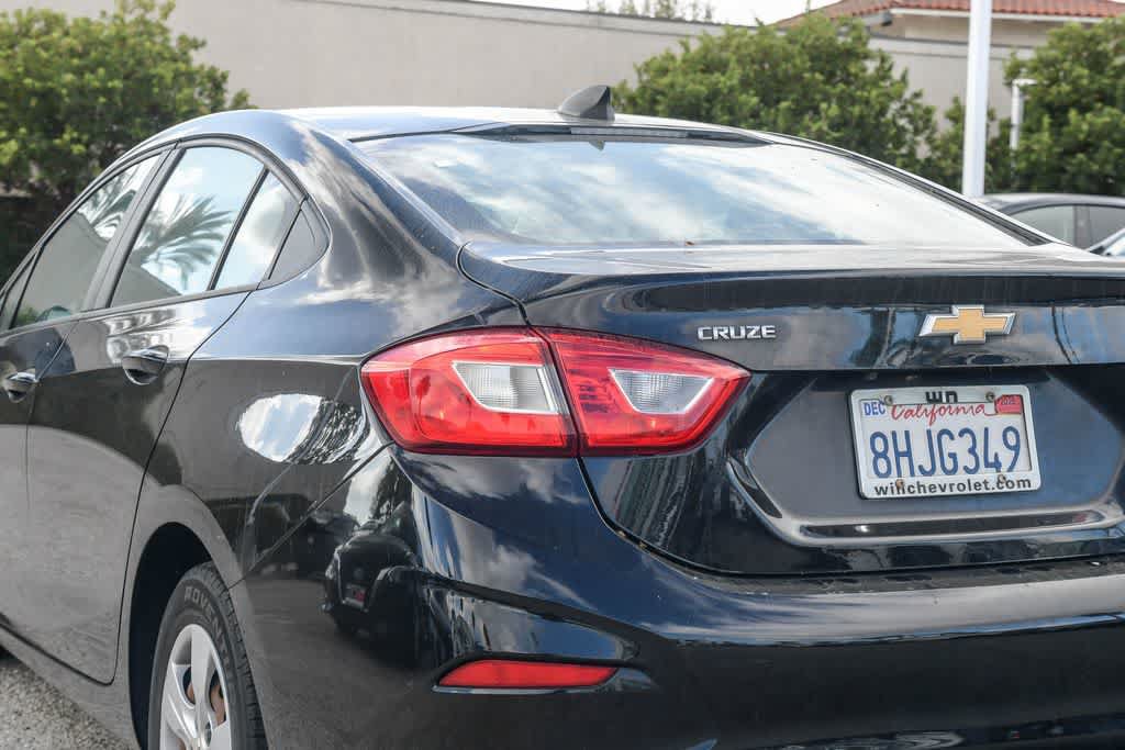 Used 2018 Chevrolet Cruze LS FWD image 5