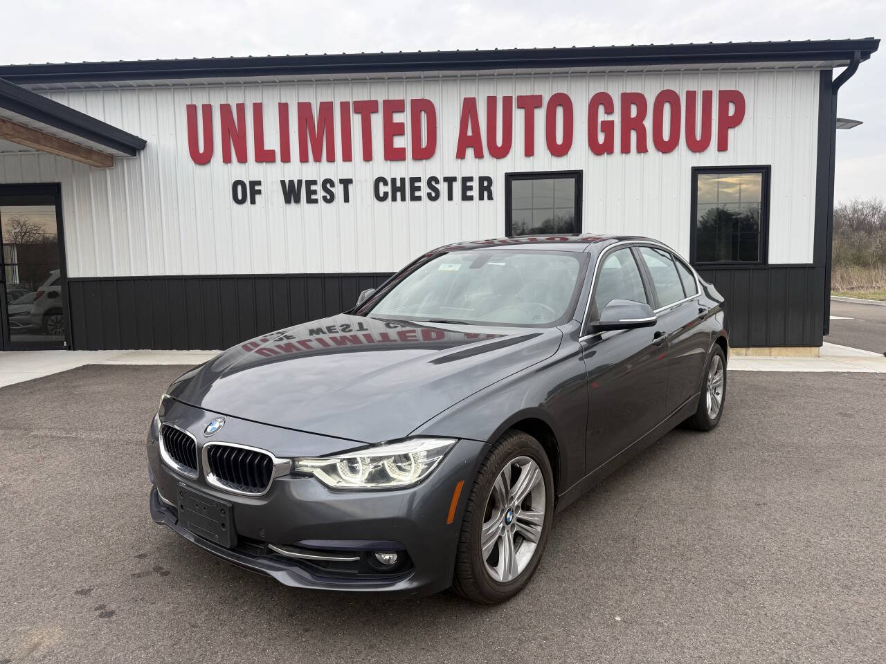 Used 2017 BMW 330i xDrive Sedan AWD/4WD image 1