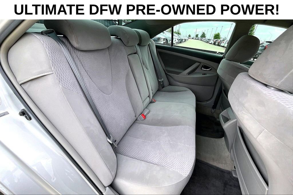 Used 2010 Toyota Camry LE FWD image 30