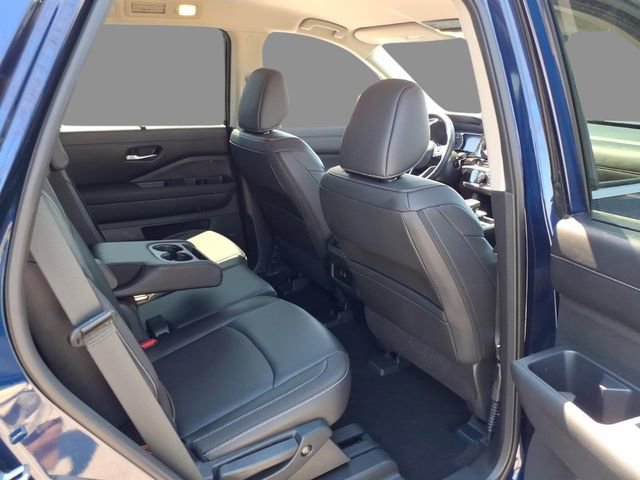 Used 2025 Nissan Pathfinder SL w/ Cargo Package AWD/4WD image 11