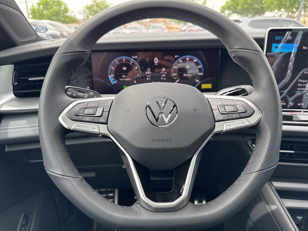 Certified 2026 Volkswagen Tiguan SE R-Line FWD image 35