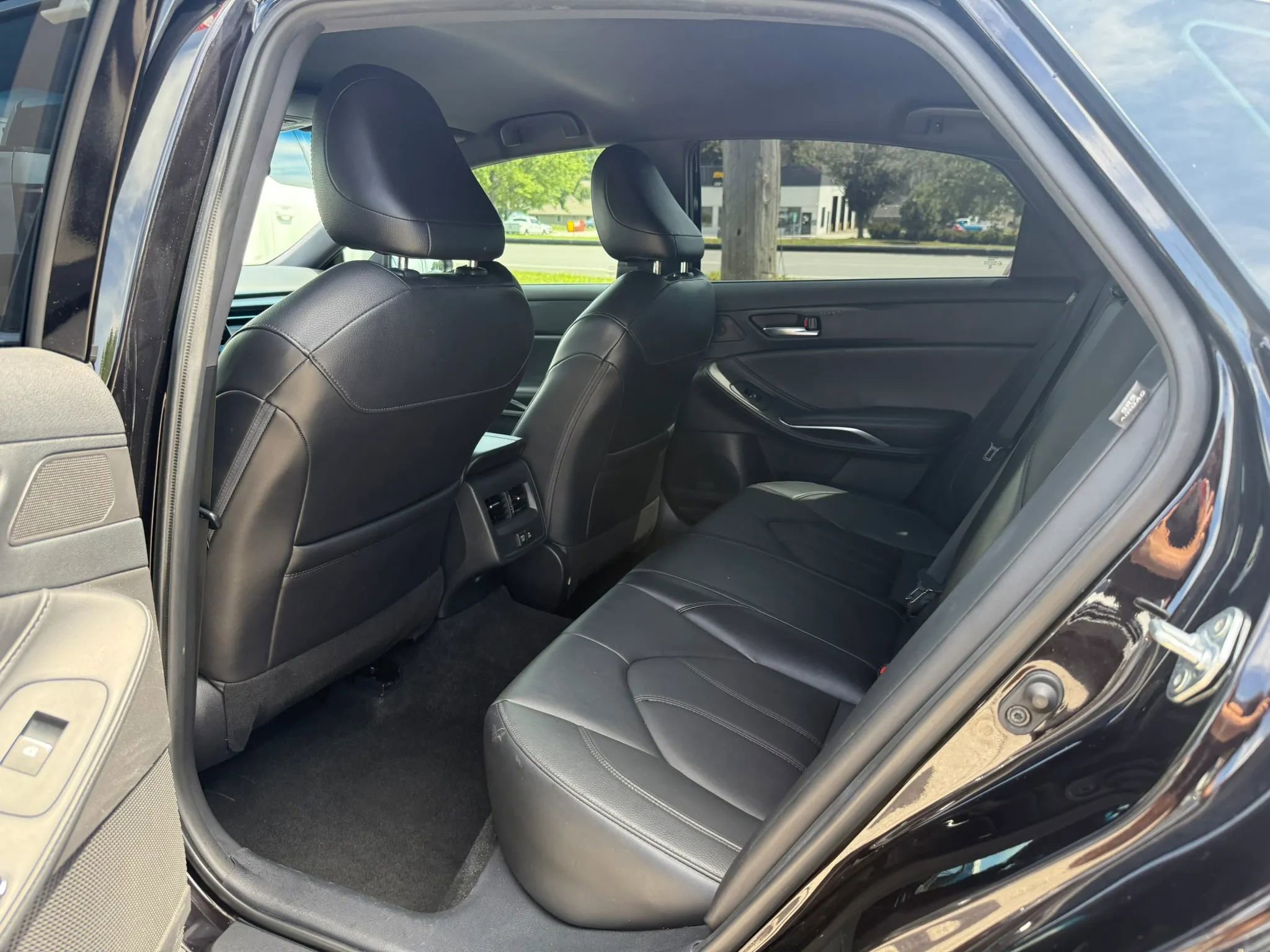 Used 2022 Toyota Avalon XLE FWD image 10