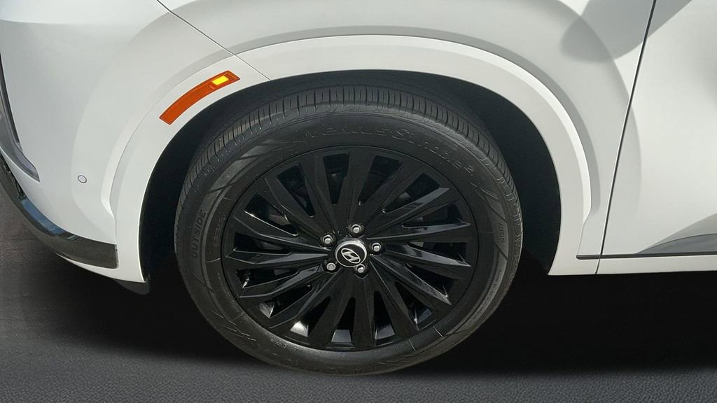 Used 2024 Hyundai Palisade Calligraphy image 10
