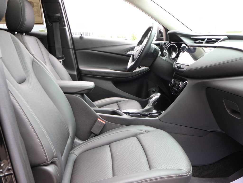 Used 2023 Buick Encore GX Essence w/ Advanced Technology Package AWD/4WD image 9