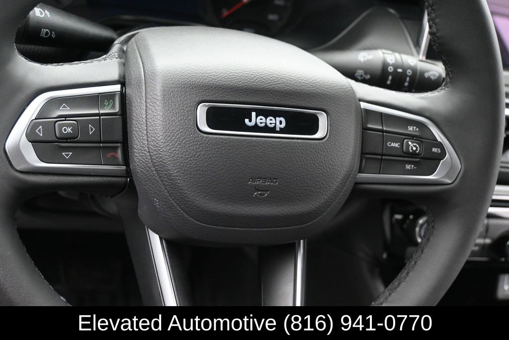 Used 2025 Jeep Compass Latitude w/ Altitude Special Edition AWD/4WD image 16