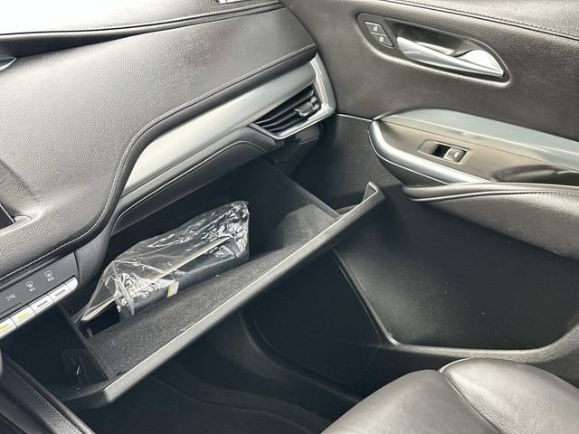 Used 2023 Cadillac XT4 Premium Luxury w/ Cold Weather Package FWD image 32