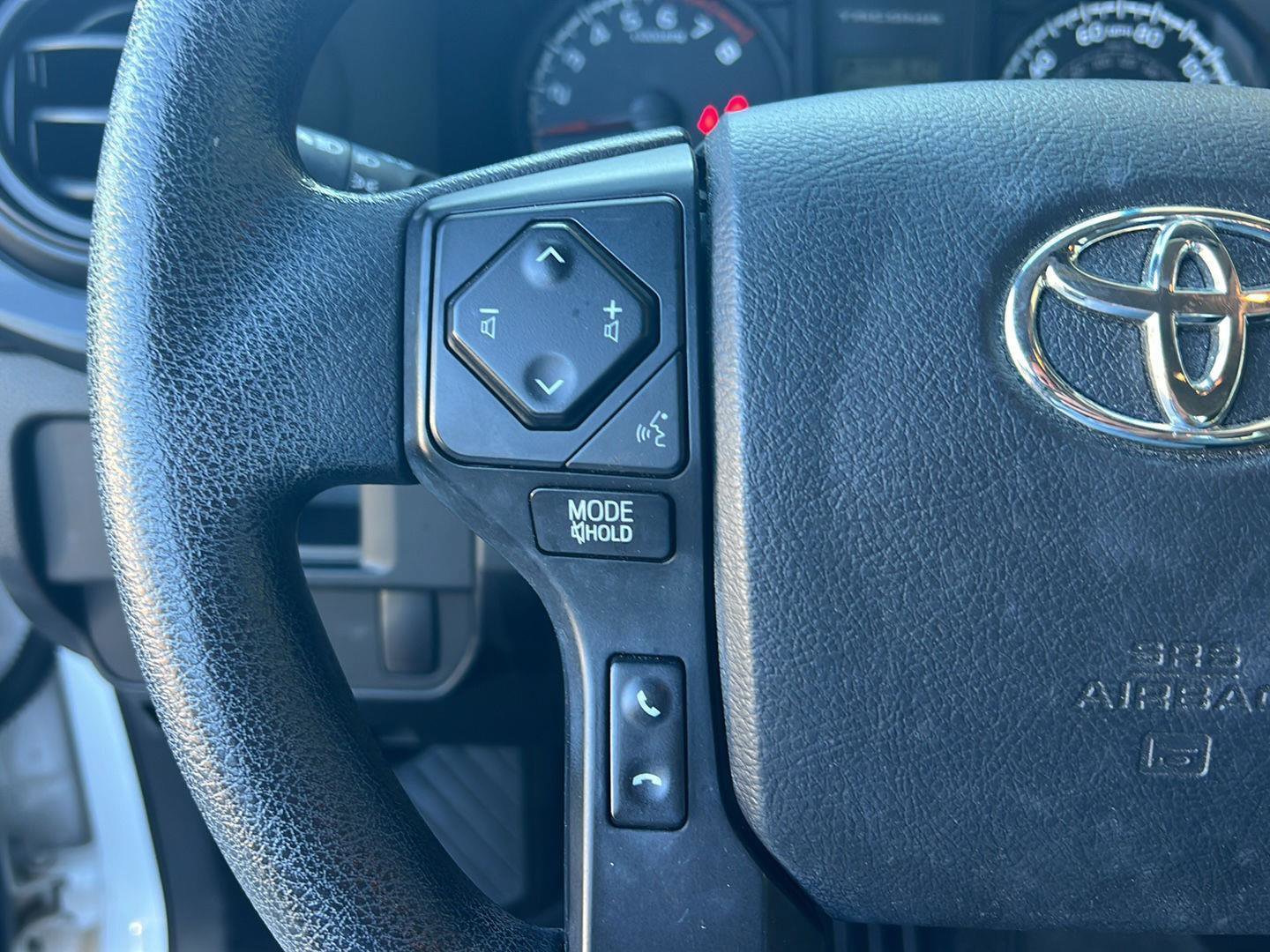 Used 2016 Toyota Tacoma SR image 20