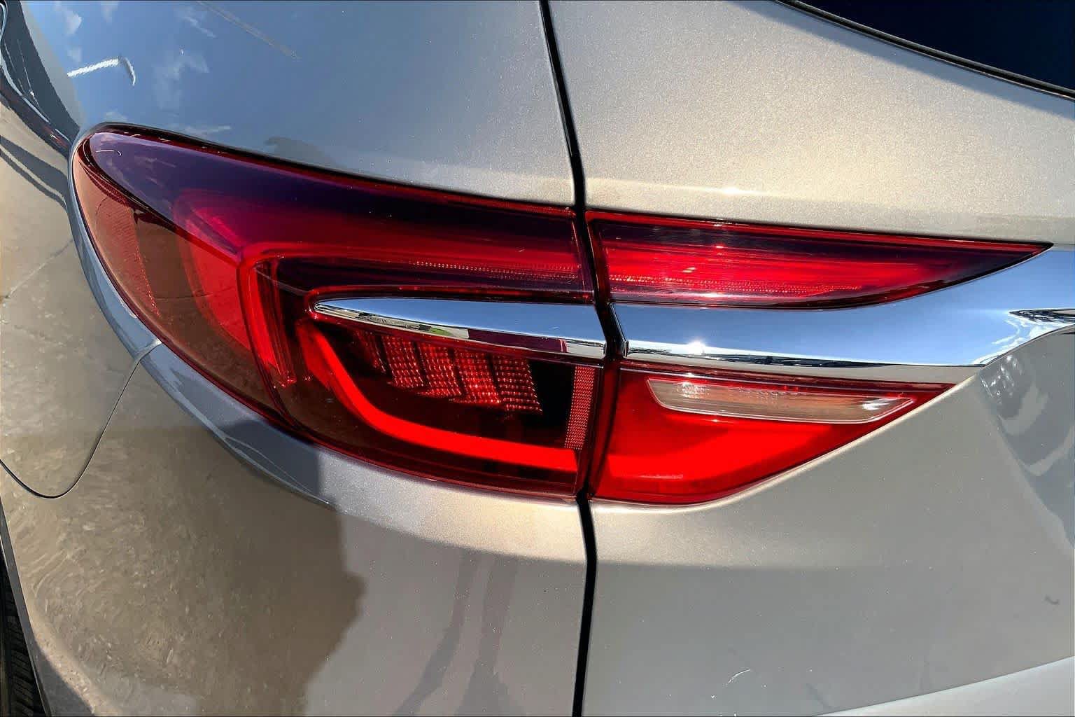 Used 2019 Buick Enclave Premium w/ Experience Buick Package AWD/4WD image 27