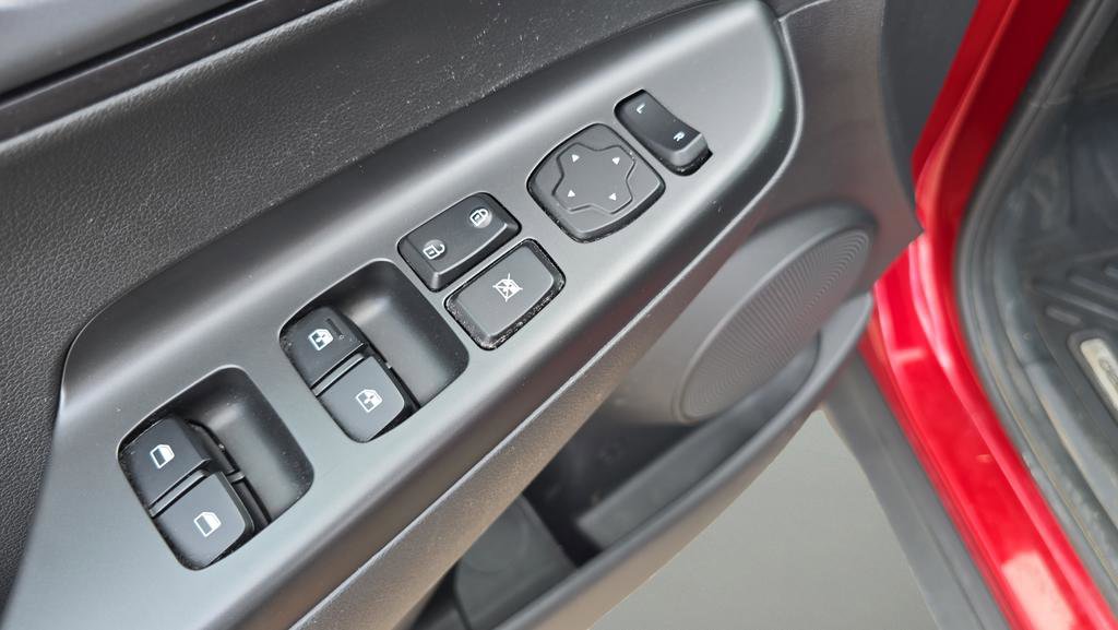 Used 2023 Hyundai Kona SEL AWD/4WD image 17