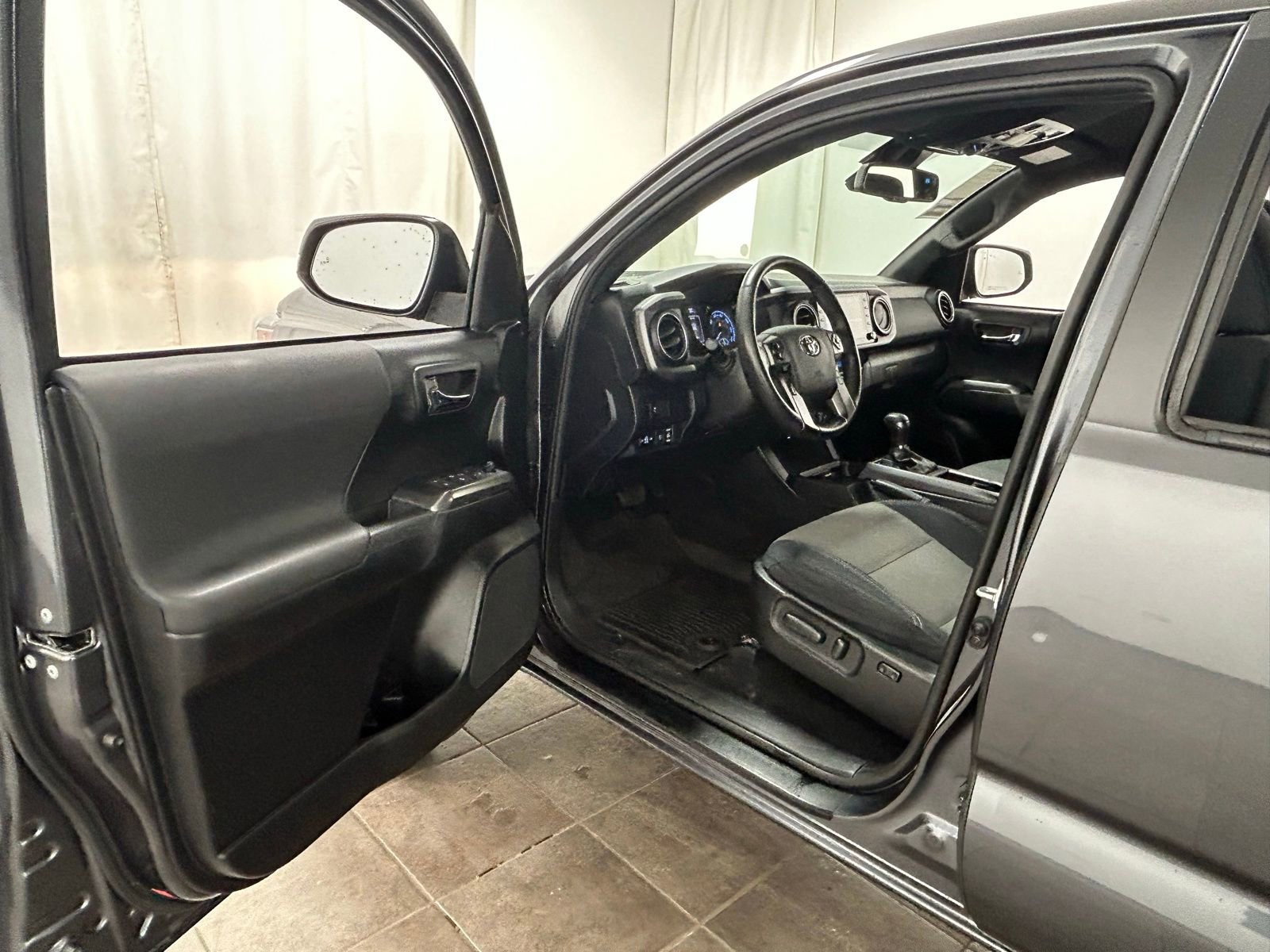 Used 2021 Toyota Tacoma TRD Off-Road w/ Technology Package image 24