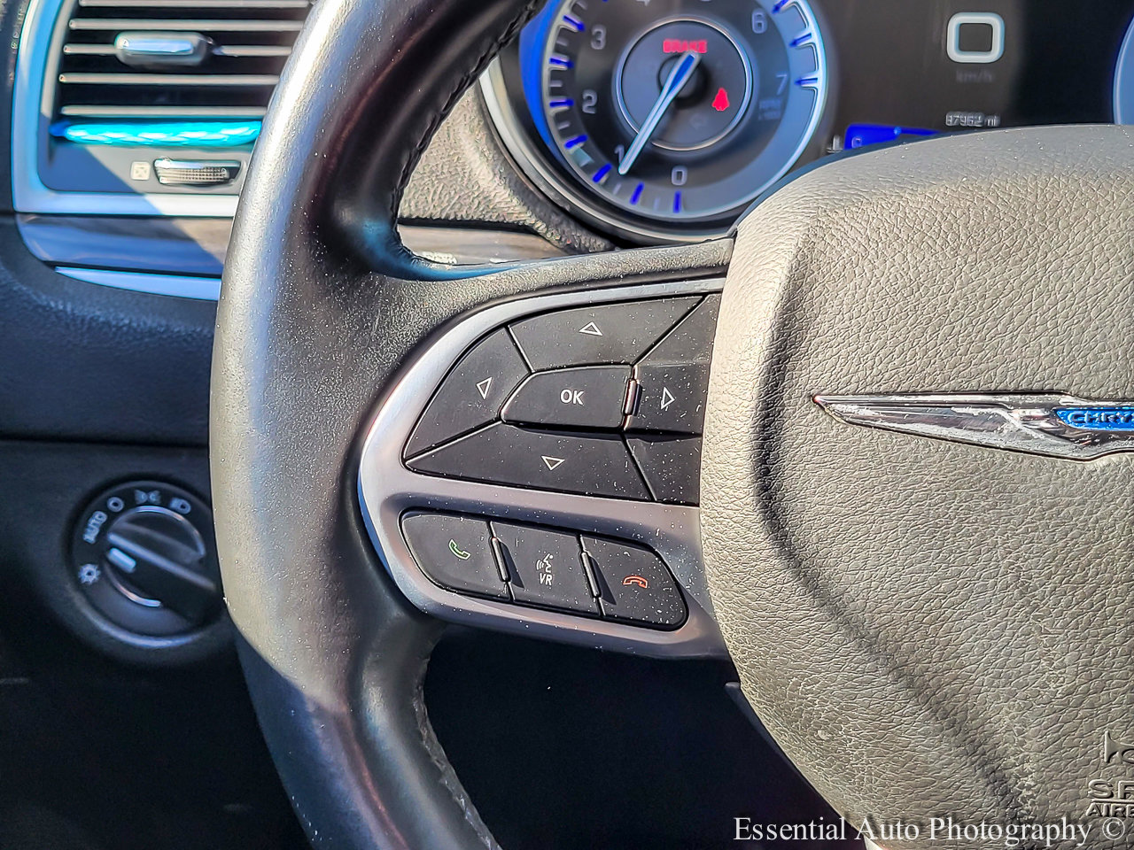 Used 2019 Chrysler 300 Touring w/ Sport Appearance Package image 14