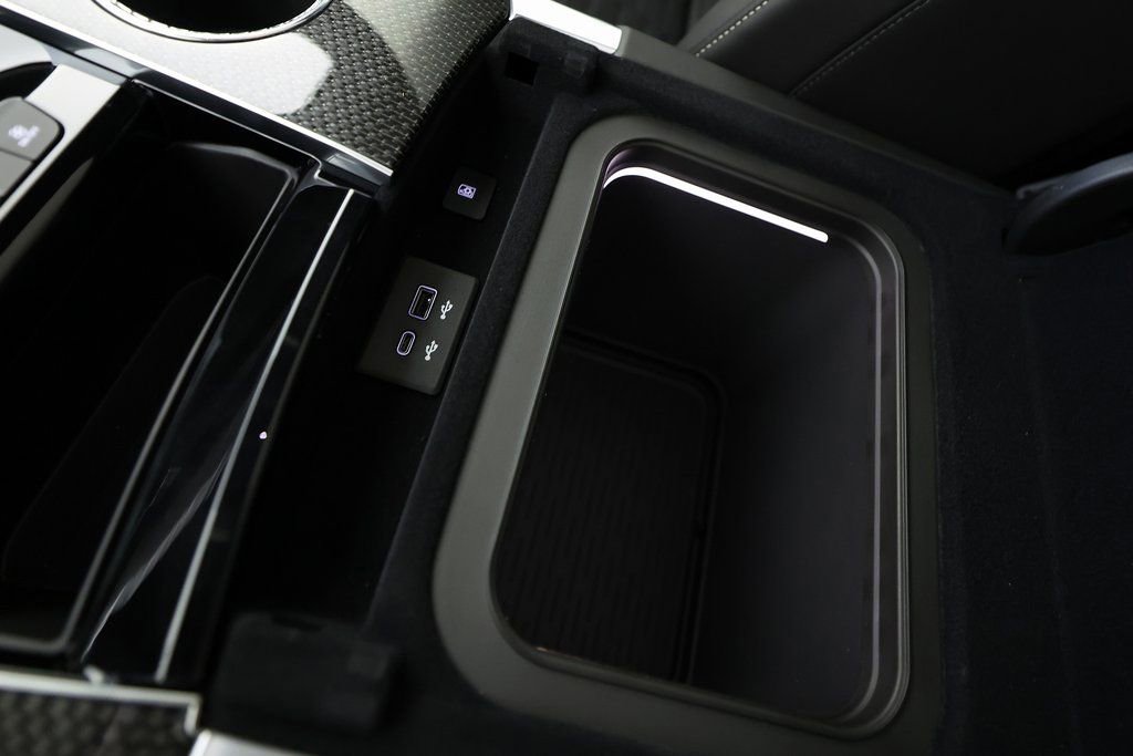 Used 2026 Cadillac Escalade ESV V image 46