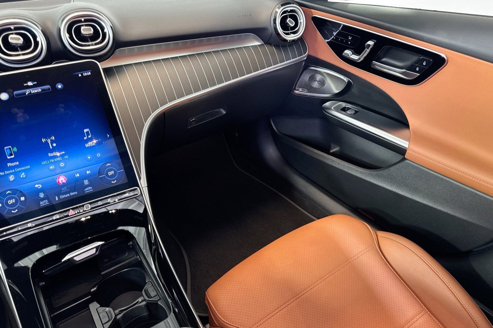 Used 2022 Mercedes-Benz C 300 Sedan image 22