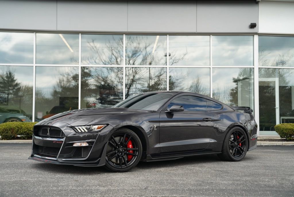 Used 2022 Ford Mustang Shelby GT500 w/ Technology Package RWD image 2
