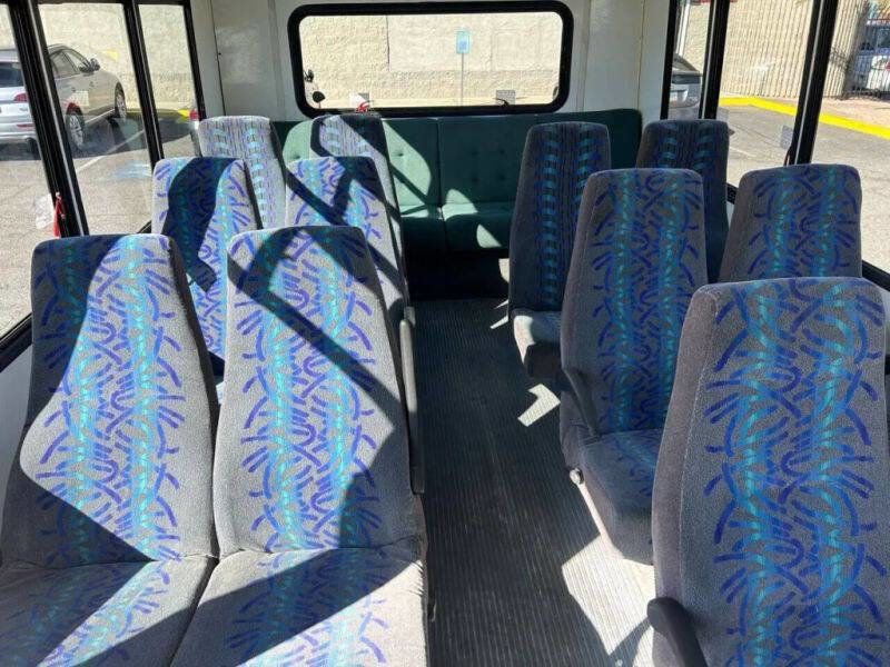 Used 2006 Ford E-350 and Econoline 350 Super Duty RWD image 43