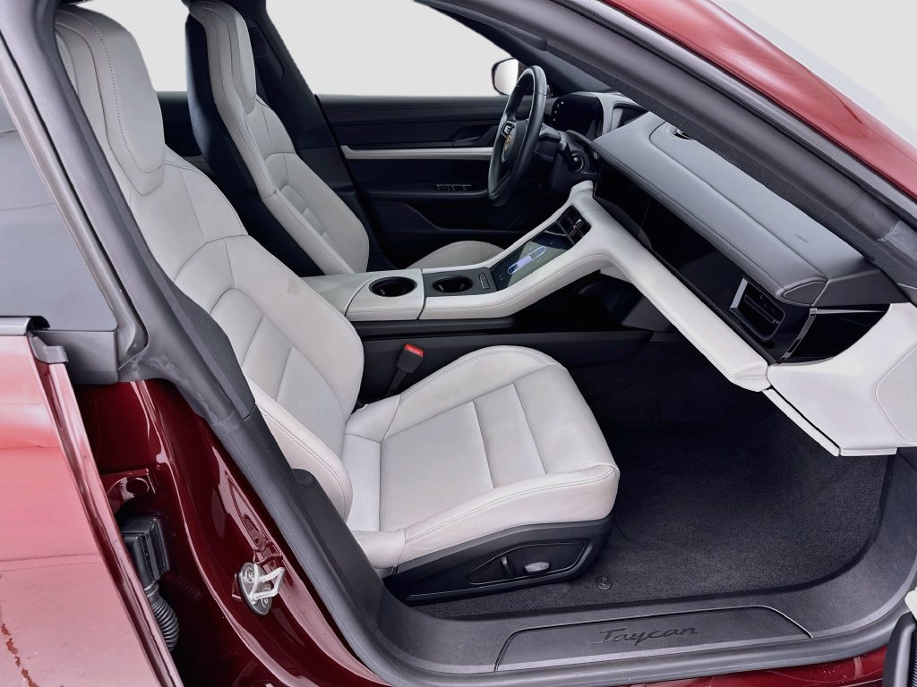 Used 2022 Porsche Taycan RWD image 19