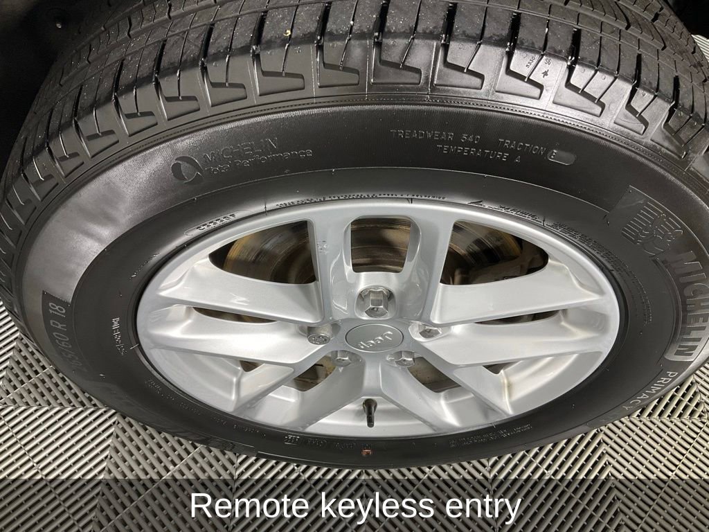 Certified 2023 Jeep Grand Cherokee L Laredo image 9