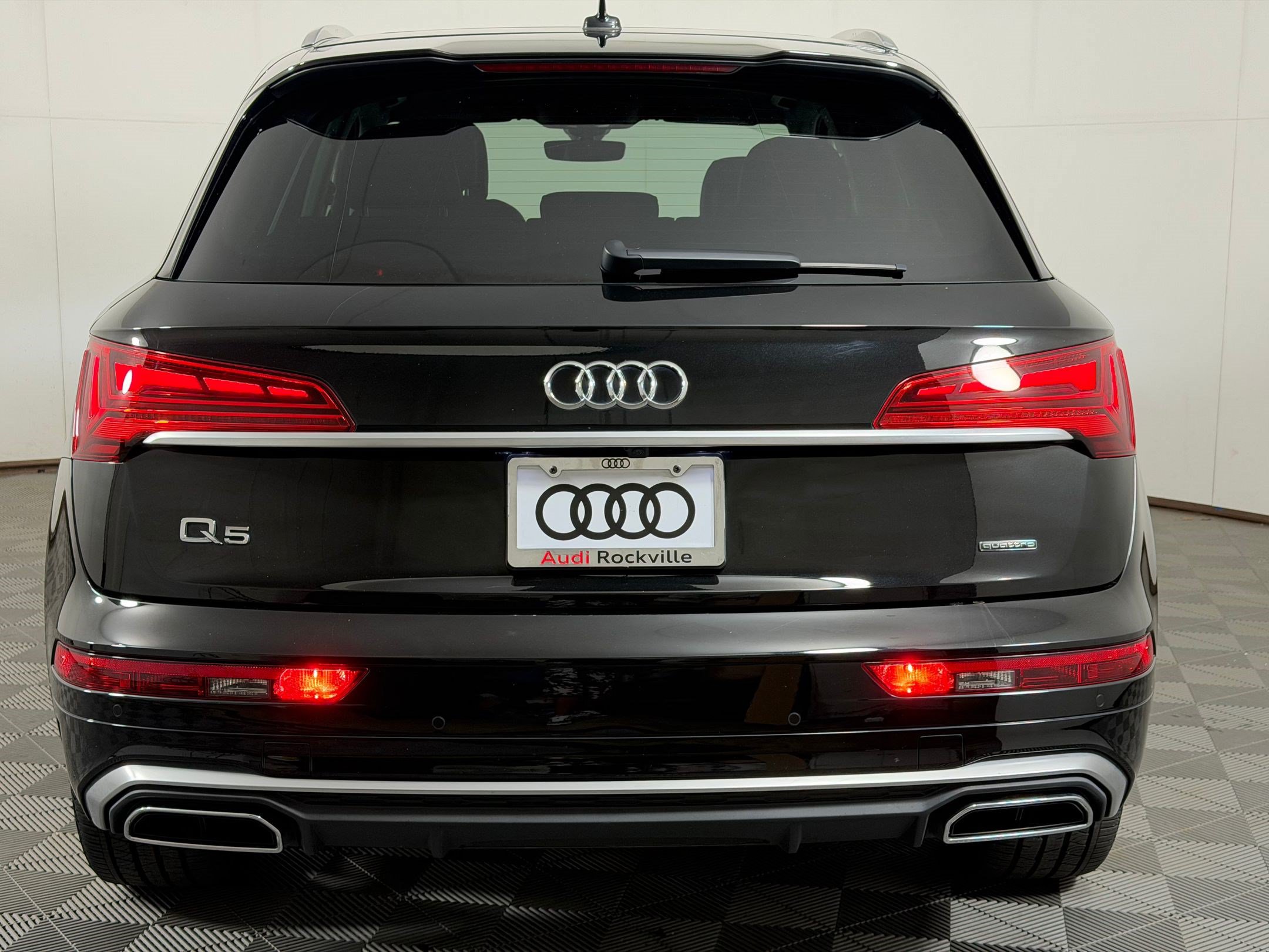 Used 2023 Audi Q5 2.0T Prestige w/ Prestige Package AWD/4WD image 10