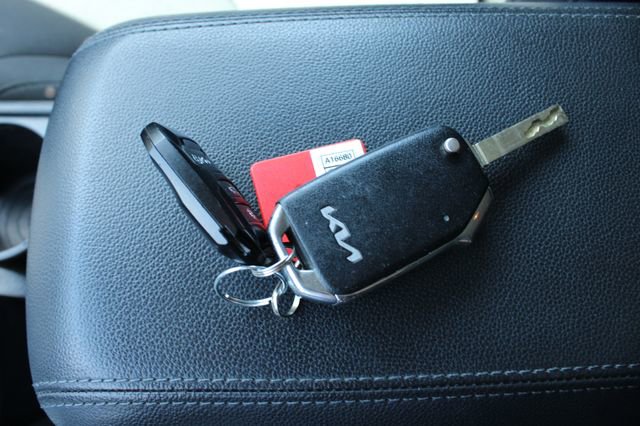 Used 2023 Kia Sportage LX FWD image 29