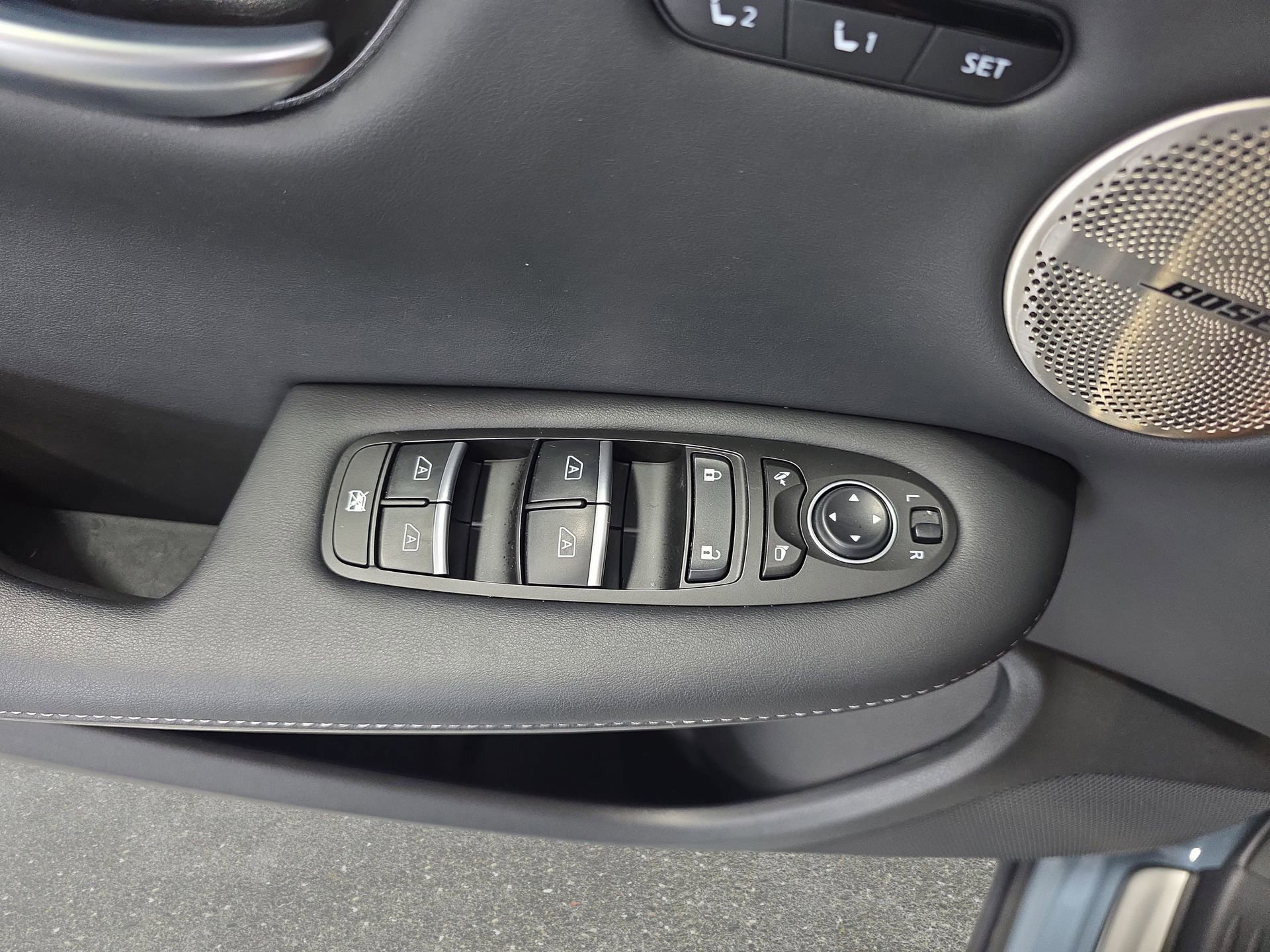 Certified 2025 INFINITI QX50 Luxe w/ Accent Package image 27