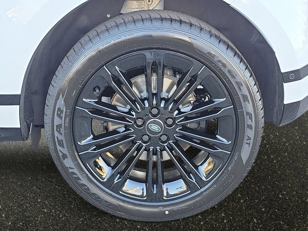 New 2026 Land Rover Range Rover Evoque Dynamic SE AWD/4WD image 35