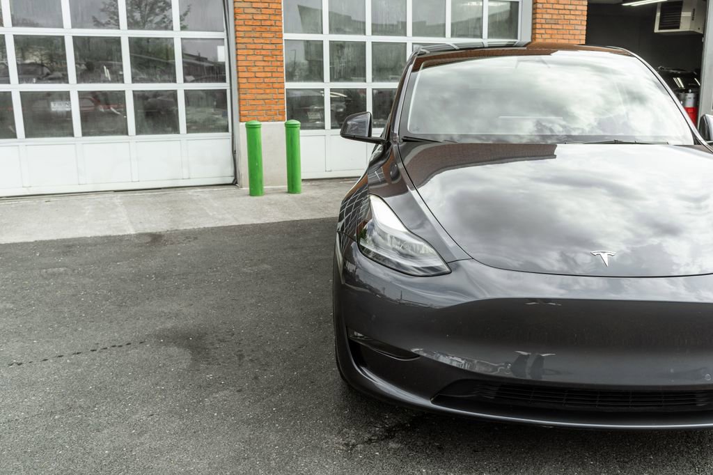 Used 2022 Tesla Model Y Performance AWD/4WD image 33