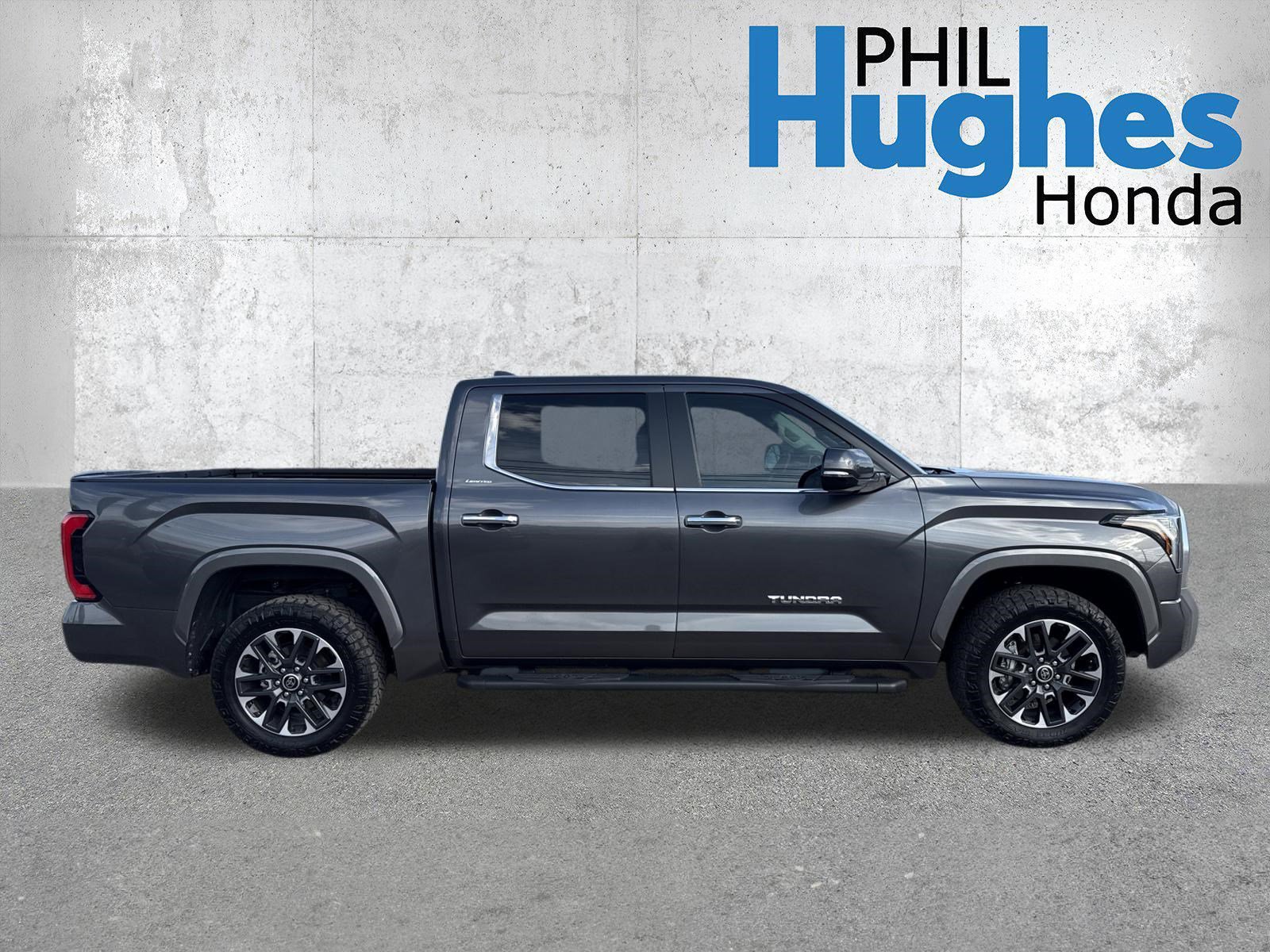 Used 2024 Toyota Tundra Limited image 2