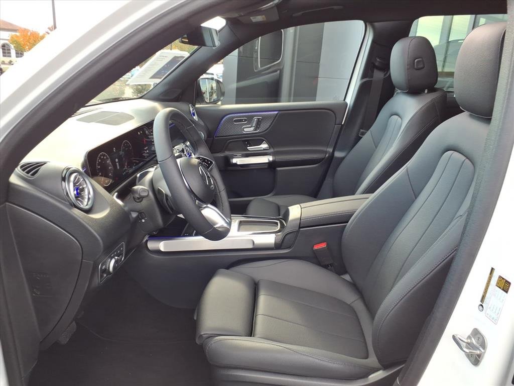 New 2025 Mercedes-Benz GLB 250 4MATIC image 13