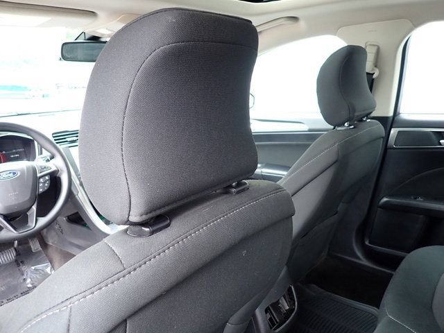Used 2019 Ford Fusion SE FWD image 18