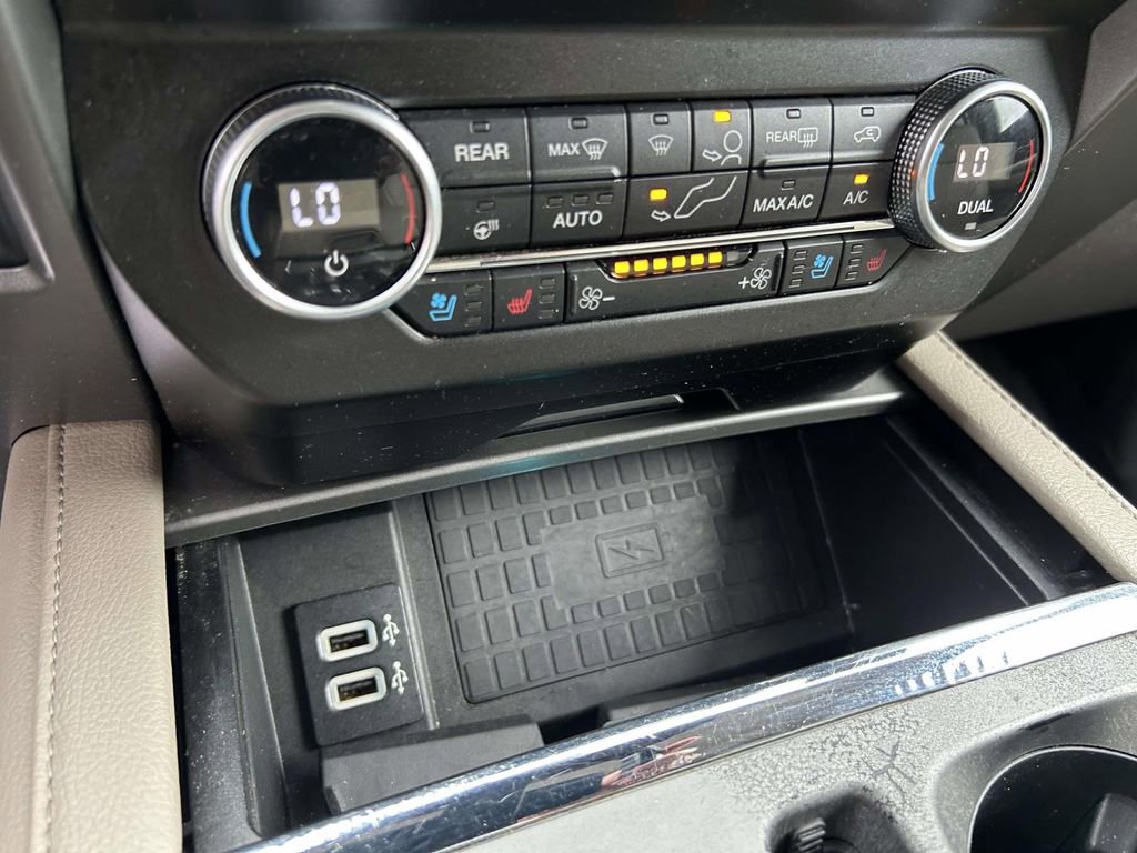 Used 2018 Ford Expedition Max XLT w/ Equipment Group 202A AWD/4WD image 21