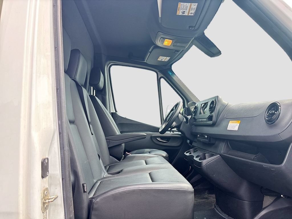 Used 2023 Mercedes-Benz Sprinter 4500 image 14