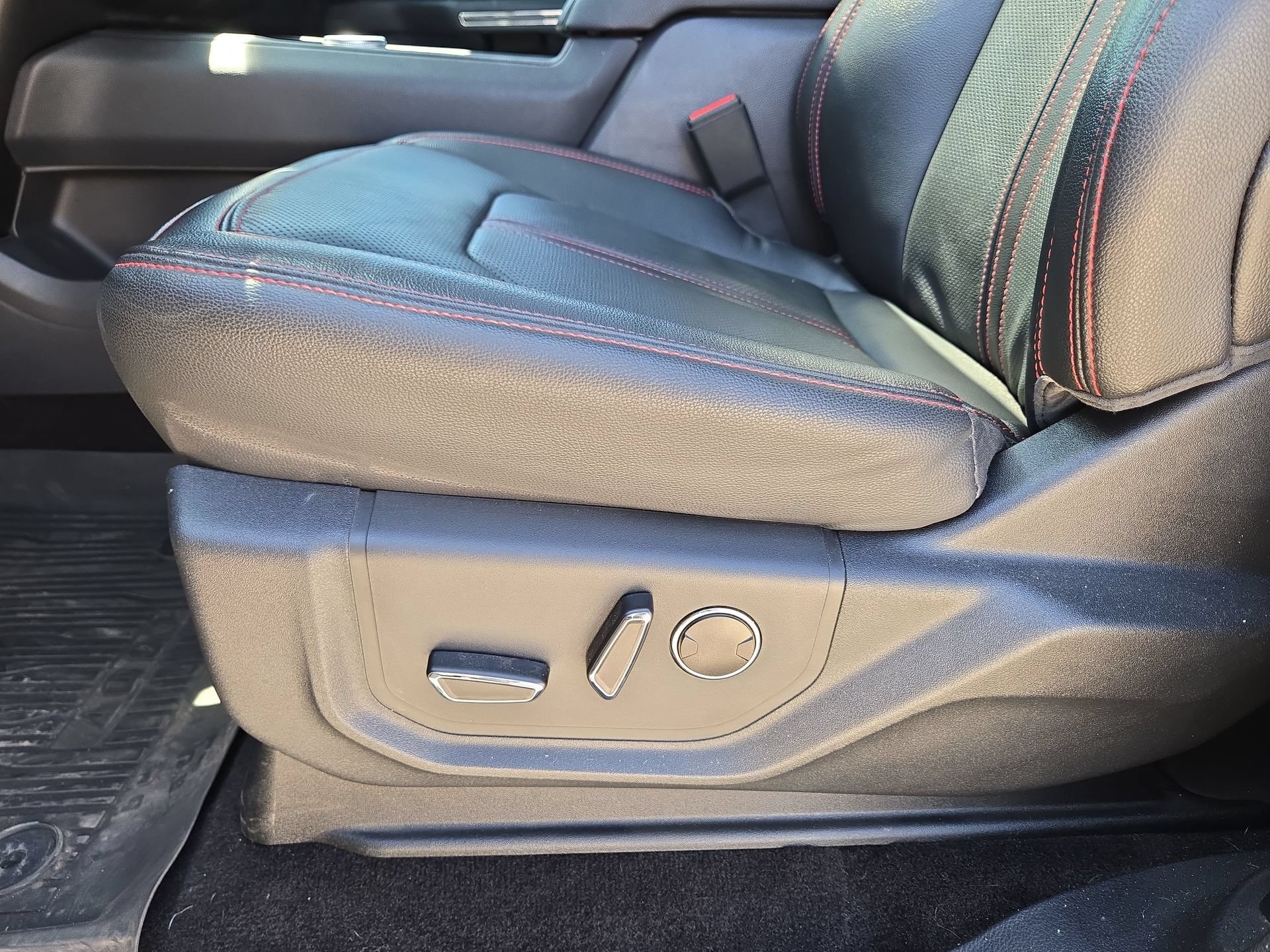 Used 2023 Ford Expedition Limited RWD image 17
