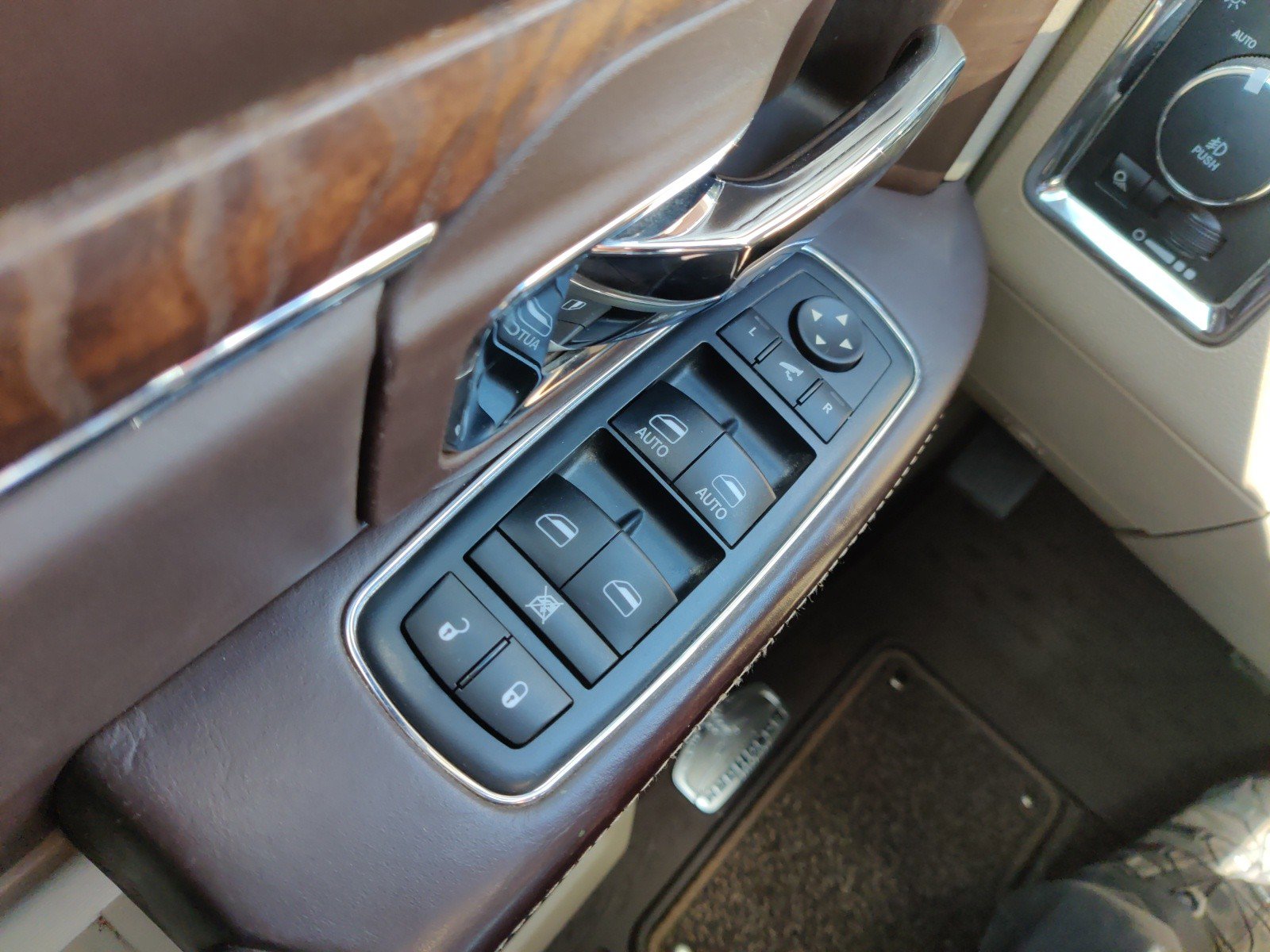 Used 2018 RAM 2500 Longhorn image 24