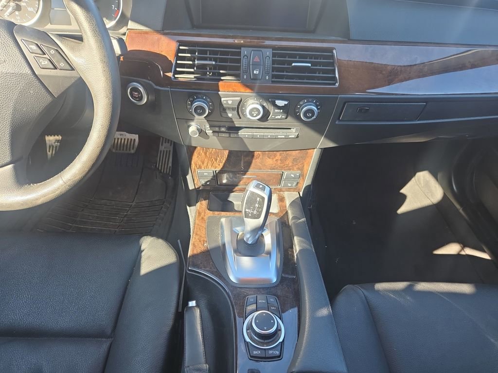 Used 2010 BMW 535i xDrive Sedan image 12