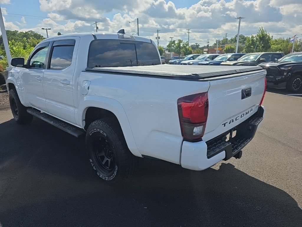 Used 2023 Toyota Tacoma SR5 w/ Technology Package AWD/4WD image 4