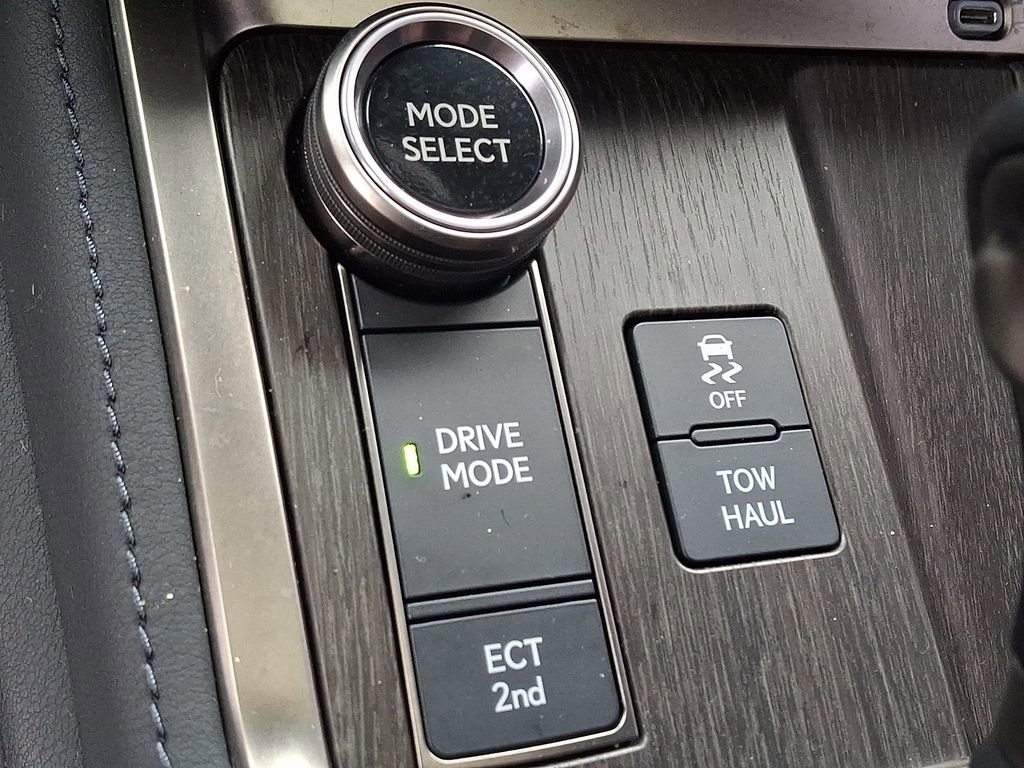 Used 2024 Lexus GX 550 w/ Accessory Package (2T) AWD/4WD image 25