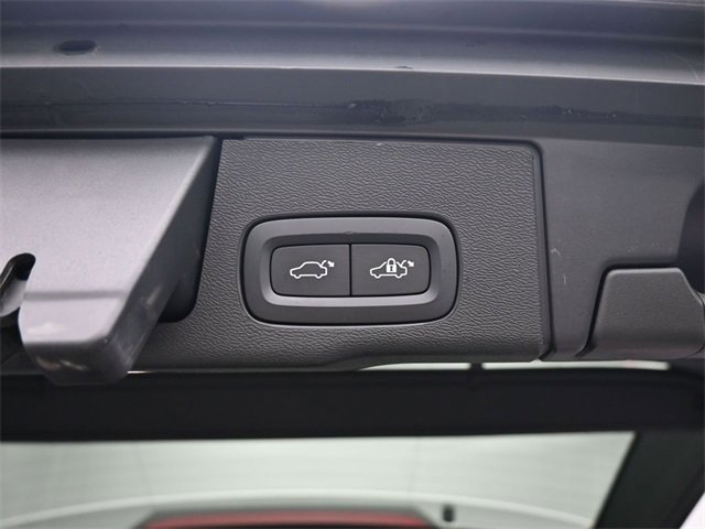 Used 2022 Volvo XC60 B5 Inscription w/ Advanced Package image 33