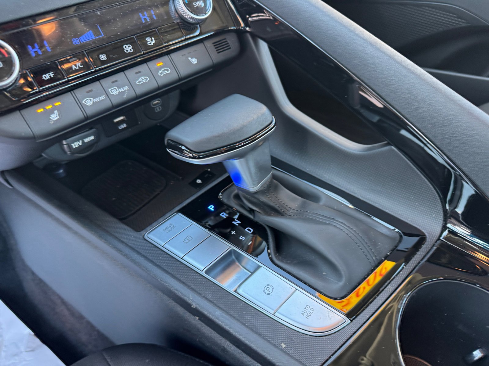 New 2025 Hyundai Elantra SEL image 14