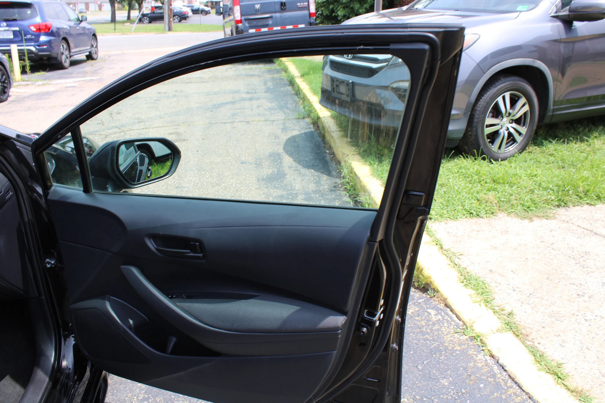 Used 2023 Toyota Corolla LE FWD image 23