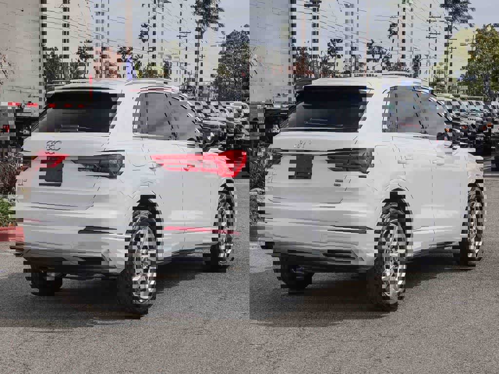 Used 2020 Audi Q3 2.0T Premium image 4